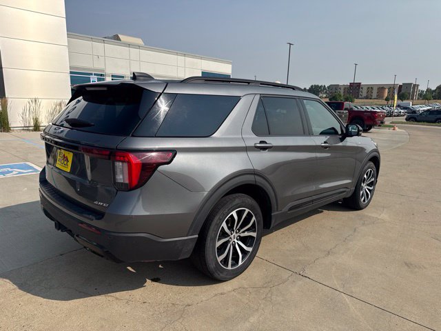Certified 2025 Ford Explorer ST-Line AWD/4WD image 8