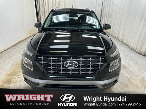 Certified 2025 Hyundai Venue SEL FWD image 2