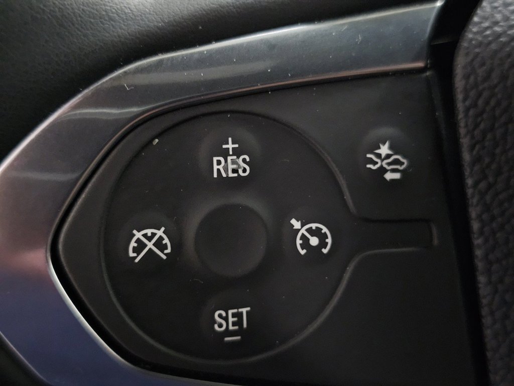 Used 2023 Chevrolet Traverse LT AWD/4WD image 34