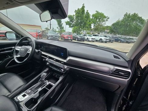 Used 2025 Kia Telluride S FWD image 29