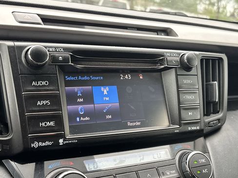 Used 2016 Toyota RAV4 XLE AWD/4WD image 15