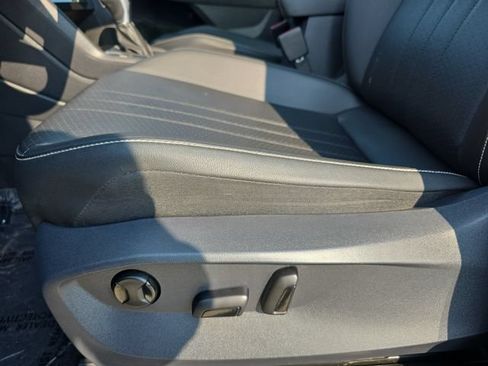 Used 2022 Volkswagen Tiguan SE w/ Panoramic Sunroof Package AWD/4WD image 32