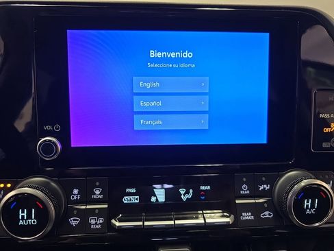 Certified 2024 Toyota Highlander XLE image 23