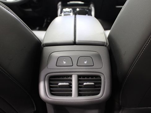 Used 2025 Buick Envision Avenir AWD/4WD image 25