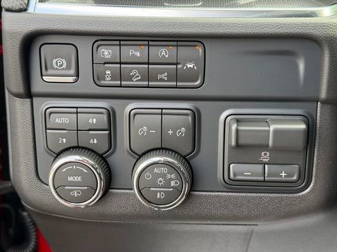 New 2026 Chevrolet Suburban RST w/ RST Capability Package AWD/4WD image 8
