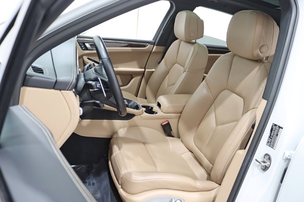 Used 2022 Porsche Macan AWD/4WD image 22