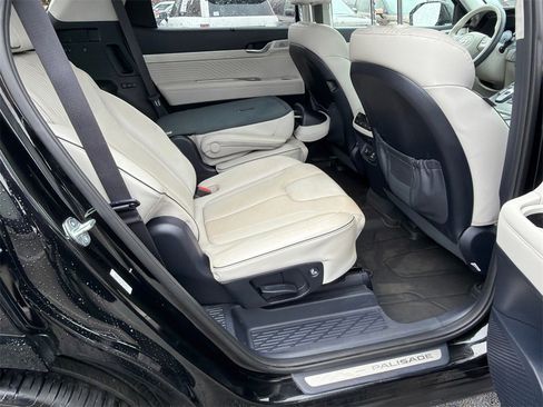 Used 2023 Hyundai Palisade Calligraphy w/ Winter Package image 15