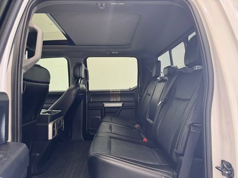 Used 2019 Ford F150 Lariat w/ Equipment Group 502A Luxury AWD/4WD image 21