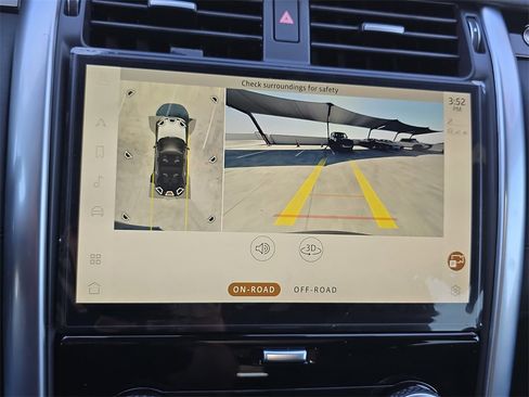 New 2025 Land Rover Discovery S image 25