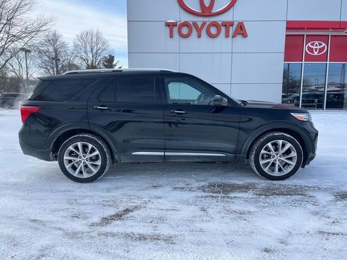 Used 2023 Ford Explorer Platinum w/ Technology Package image 32