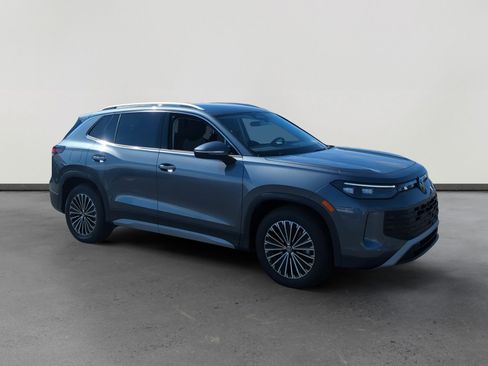 New 2026 Volkswagen Tiguan S image 7