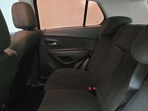 Used 2018 Chevrolet Trax LS FWD image 18