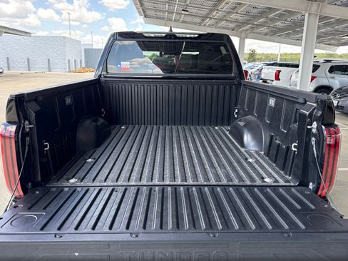 Used 2024 Toyota Tundra Limited AWD/4WD image 9
