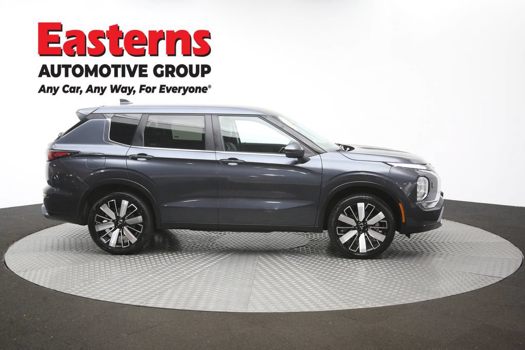 Used 2025 Mitsubishi Outlander SE AWD/4WD image 47