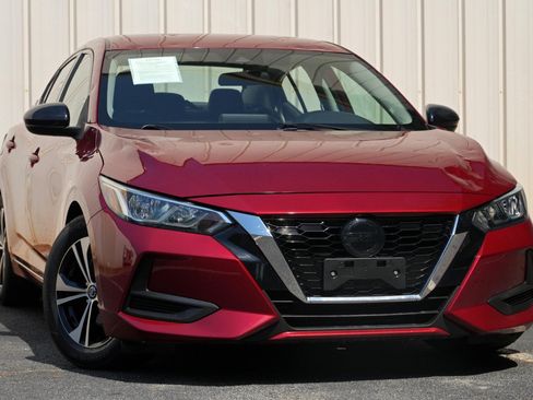 Used 2022 Nissan Sentra SV FWD image 2