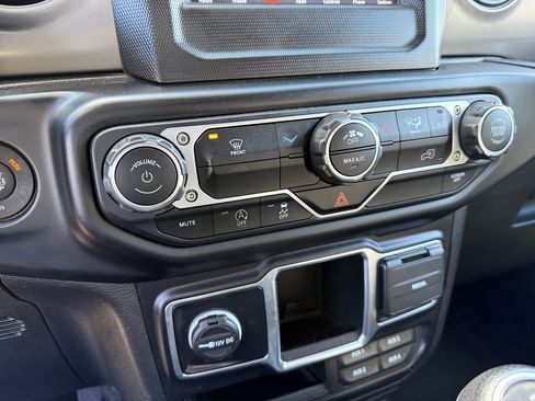 Used 2022 Jeep Wrangler Sport image 25