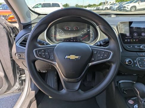 Used 2024 Chevrolet Malibu LT FWD image 9