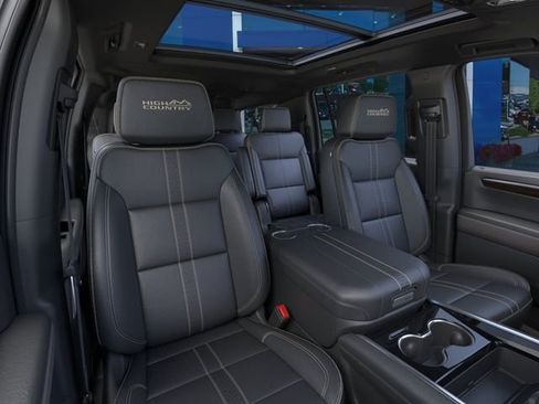 New 2026 Chevrolet Suburban High Country AWD/4WD image 16