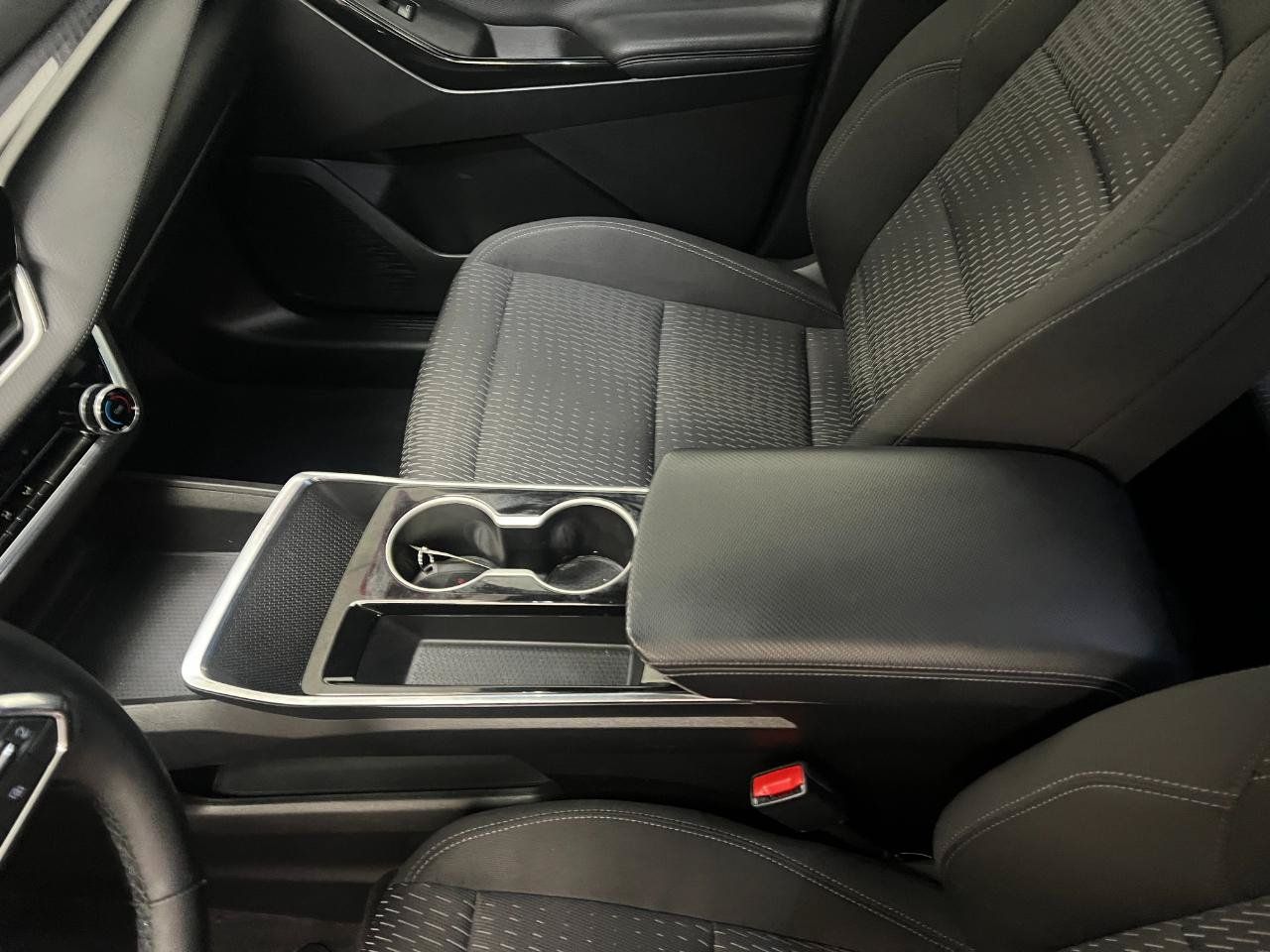 Used 2025 Chevrolet Equinox LT FWD image 29