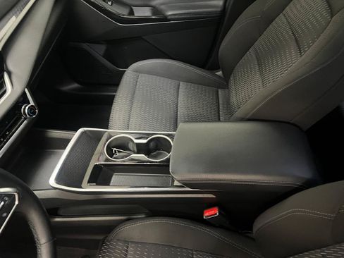 Used 2025 Chevrolet Equinox LT FWD image 29