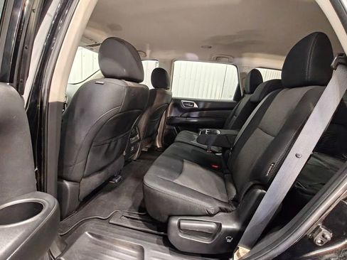 Used 2018 Nissan Pathfinder S AWD/4WD image 24