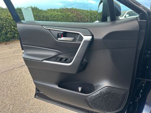 Used 2025 Toyota RAV4 XLE image 20