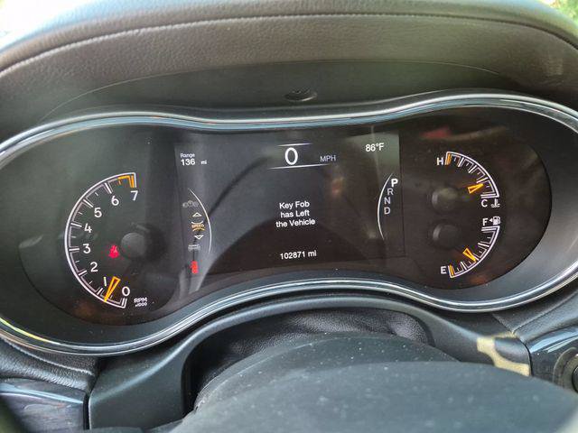 Certified 2020 Jeep Grand Cherokee Overland AWD/4WD image 11