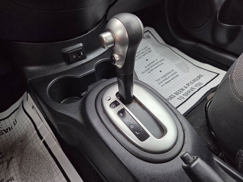 Used 2017 Nissan Versa SV image 27