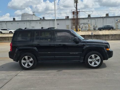 Used 2012 Jeep Patriot Limited w/ Sun/Sound Group FWD image 7