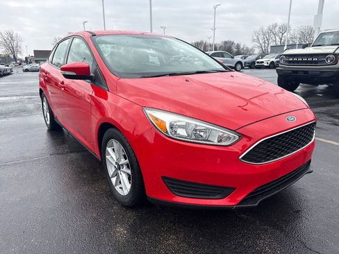 Used 2015 Ford Focus SE image 4