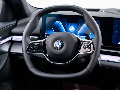 Used 2024 BMW 540i xDrive w/ Premium Package AWD/4WD image 11