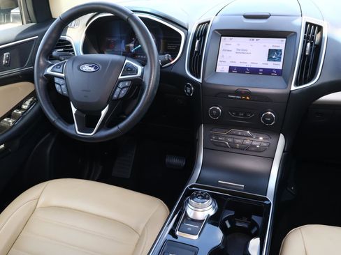 Used 2019 Ford Edge SEL w/ Equipment Group 201A FWD image 10