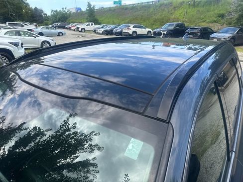 Used 2021 Kia Sorento EX w/ Panoramic Sunroof Package AWD/4WD image 5