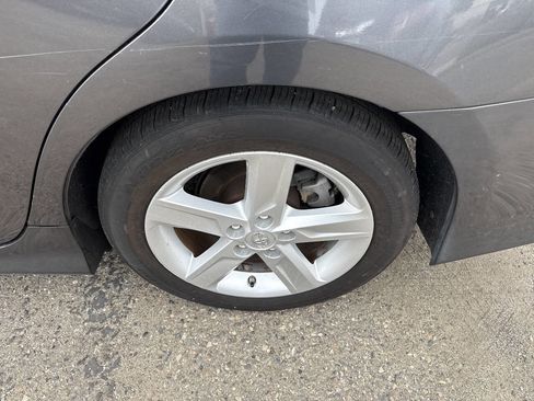 Used 2013 Toyota Camry SE w/ Convenience Pkg image 6