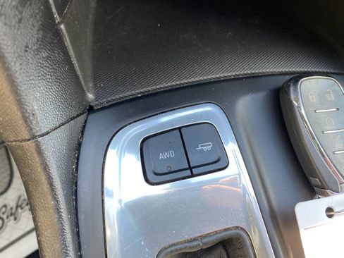 Used 2018 Chevrolet Equinox LT AWD/4WD image 24