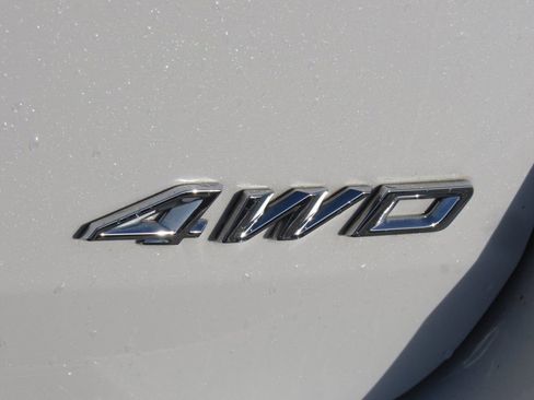 Used 2021 Ford Explorer XLT w/ Equipment Group 202A image 9