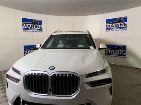 Used 2023 BMW X7 xDrive40i w/ Premium Package image 5