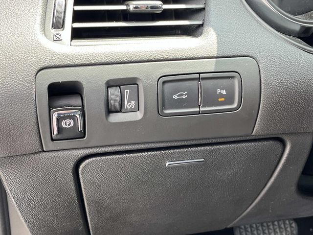Used 2018 Chevrolet Impala Premier FWD image 29