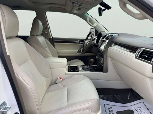 Used 2014 Lexus GX 460 w/ Premium Package AWD/4WD image 24