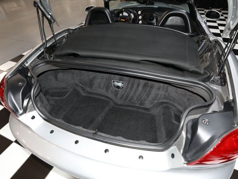 Used 2004 Dodge Viper SRT-10 RWD image 4