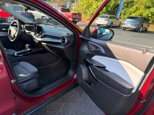 Used 2024 Chevrolet Trax LT FWD image 20
