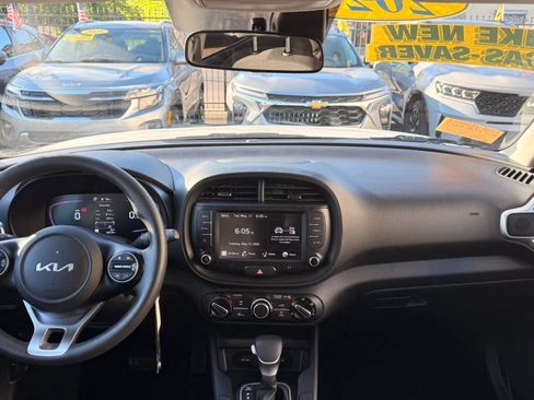 Used 2024 Kia Soul LX w/ Option Group 015 FWD image 15