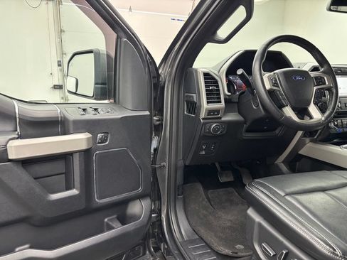Used 2018 Ford F150 Lariat w/ Equipment Group 502A Luxury AWD/4WD image 16