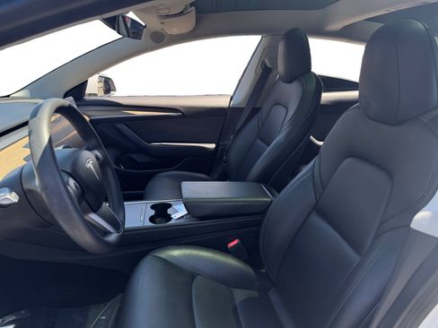 Used 2022 Tesla Model 3 RWD image 9