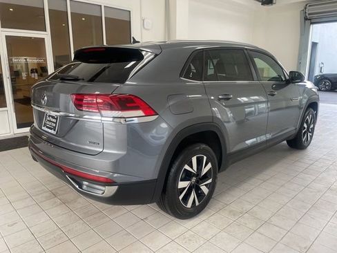 Certified 2023 Volkswagen Atlas Cross Sport SE image 4