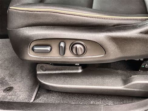 Used 2023 Chevrolet Blazer Premier w/ Enhanced Convenience Package image 31