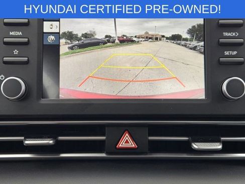 Certified 2025 Hyundai Elantra SE FWD image 17
