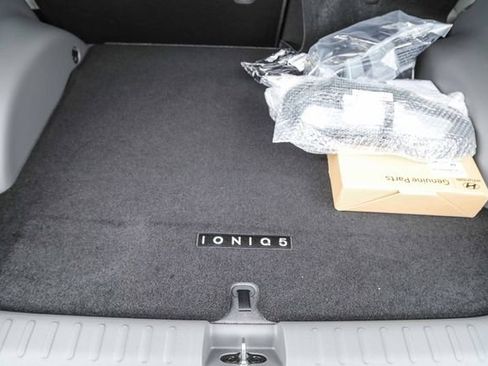 New 2025 Hyundai Ioniq 5 SE image 25