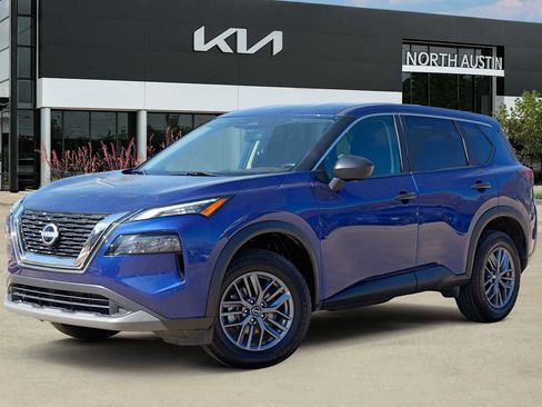 Used 2023 Nissan Rogue S image 1