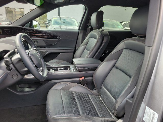 Used 2024 Lincoln Nautilus Reserve w/ Equipment Group 202A AWD/4WD image 5